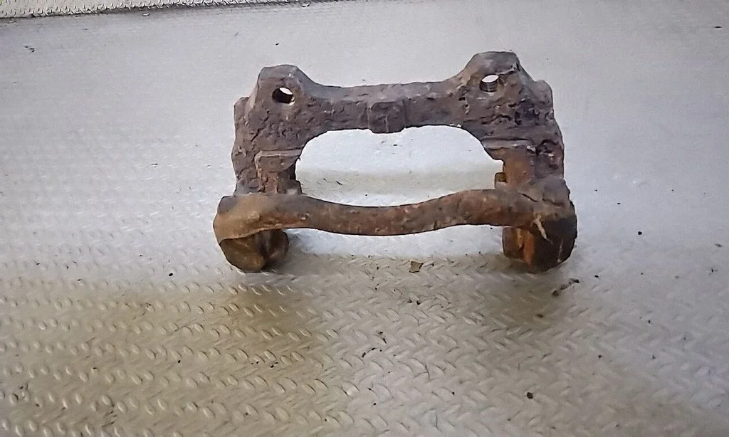 Piduriklotside hoidik/kandur (esimene)