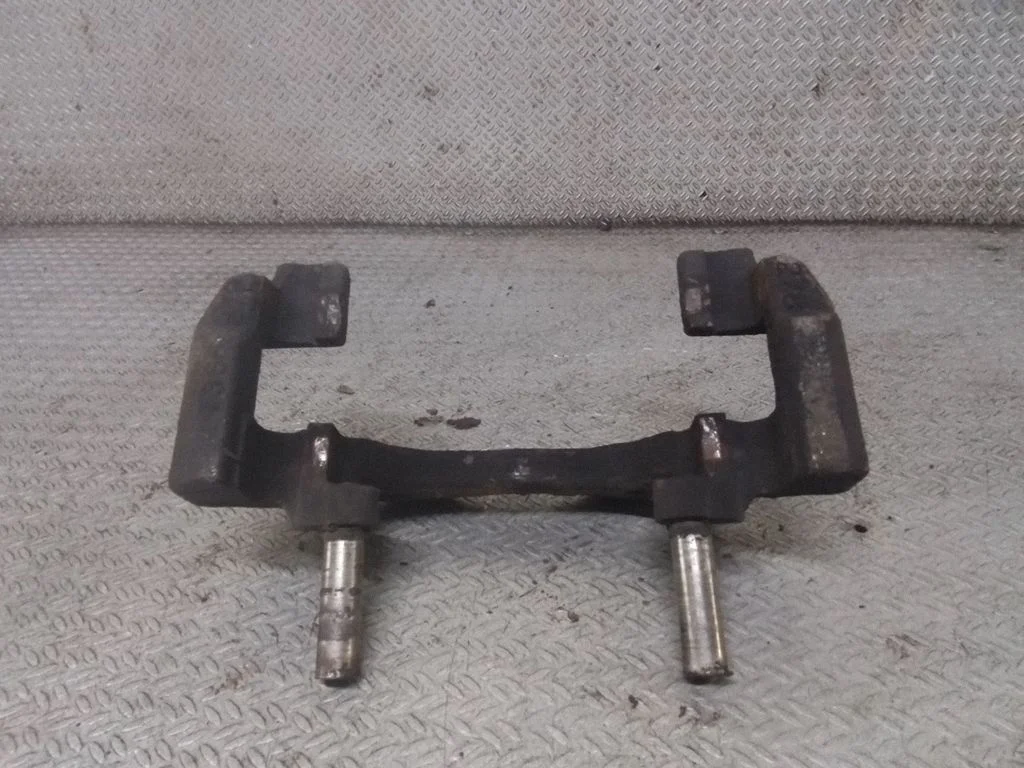 Piduriklotside hoidik/kandur (esimene)