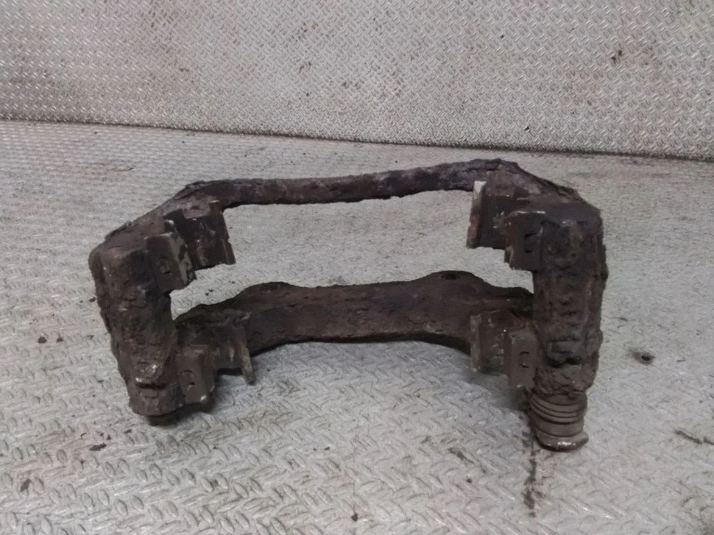 Piduriklotside hoidik/kandur (esimene)