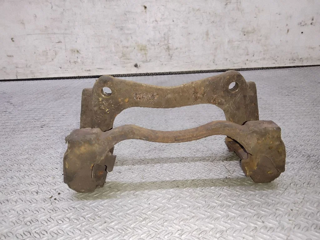 Piduriklotside hoidik/kandur (esimene)