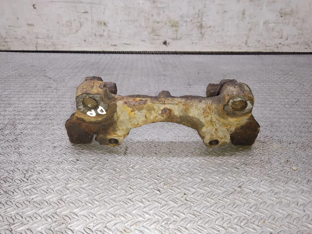 Piduriklotside hoidik/kandur (esimene)