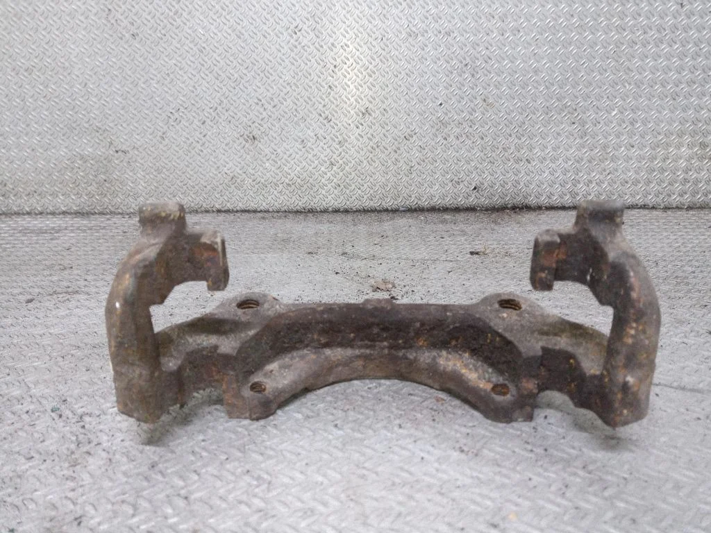 Piduriklotside hoidik/kandur (esimene)