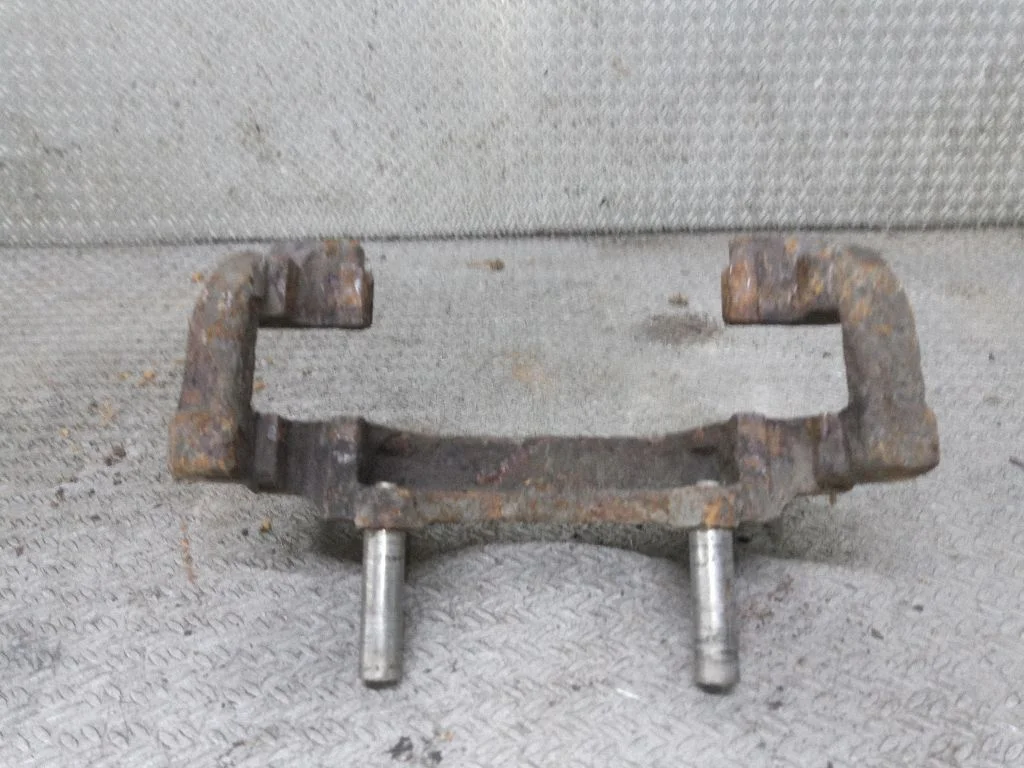 Piduriklotside hoidik/kandur (esimene)