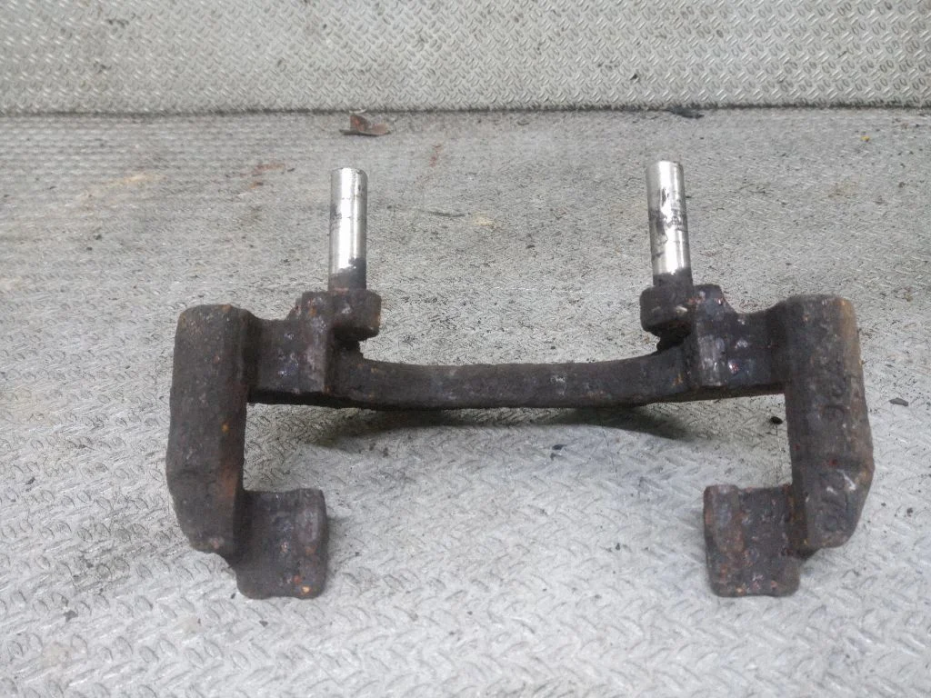 Piduriklotside hoidik/kandur (esimene)