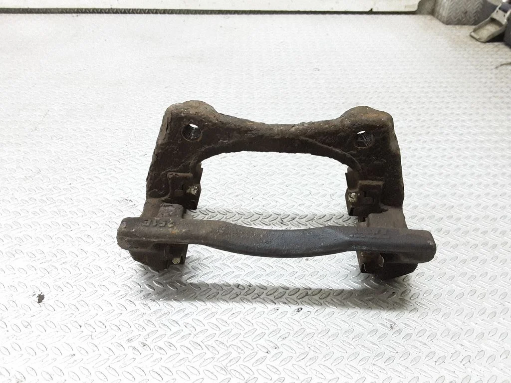 Piduriklotside hoidik/kandur (esimene)