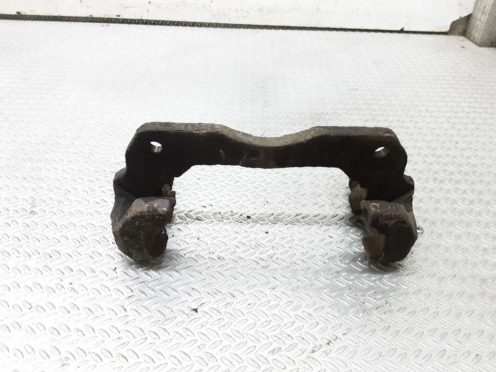 Piduriklotside hoidik/kandur (esimene)