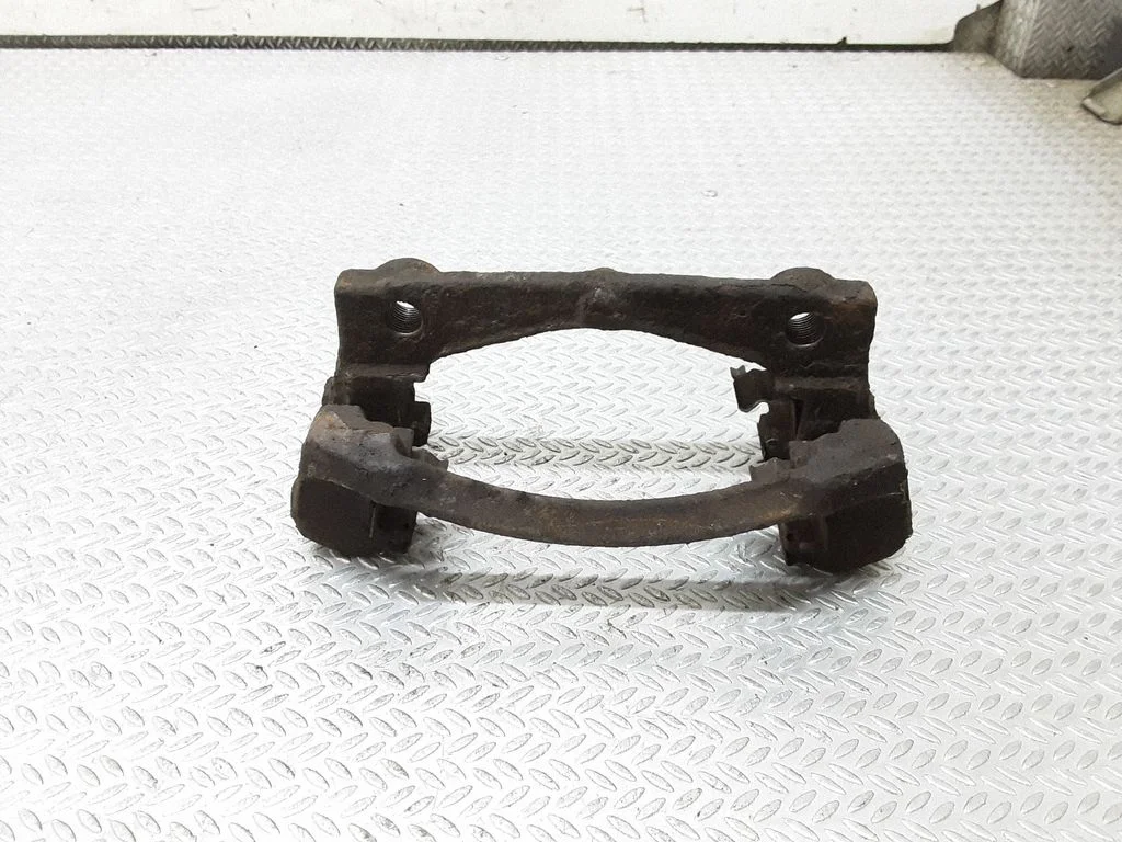 Piduriklotside hoidik/kandur (esimene)