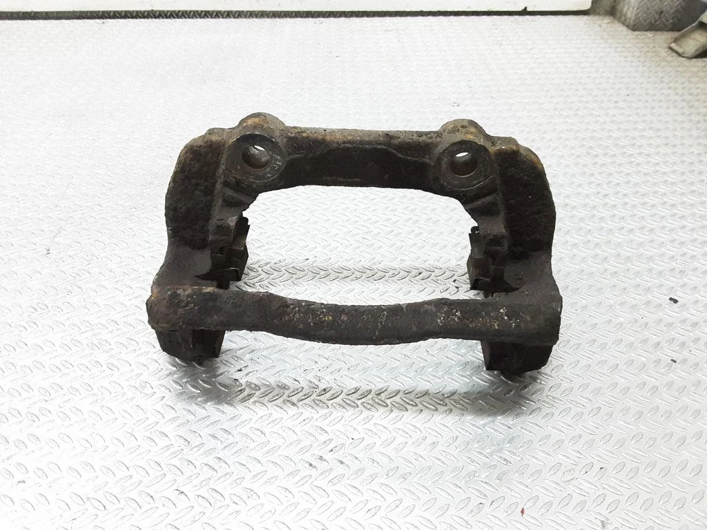 Piduriklotside hoidik/kandur (esimene)