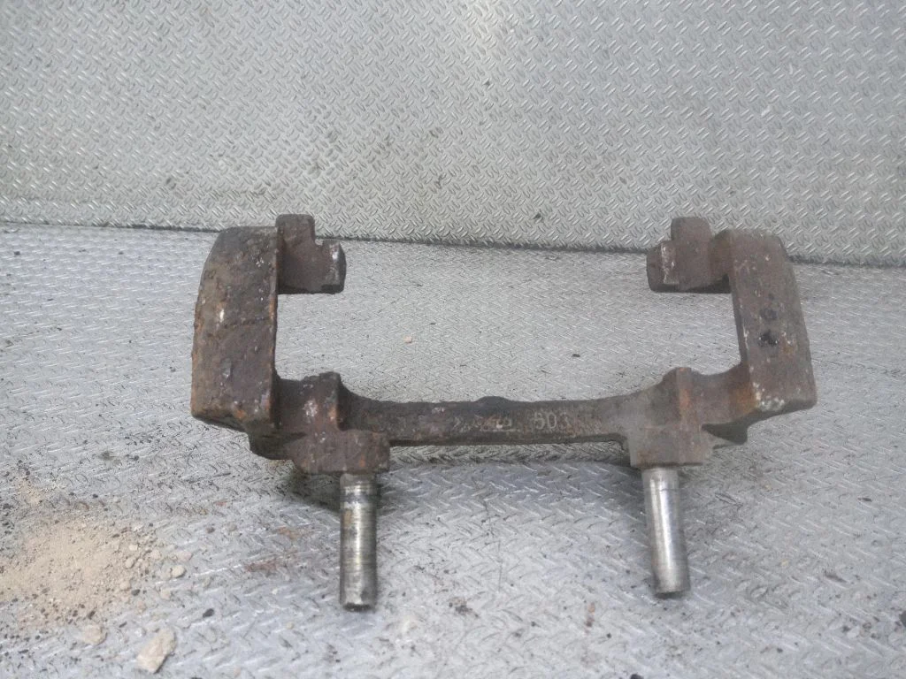 Piduriklotside hoidik/kandur (esimene)
