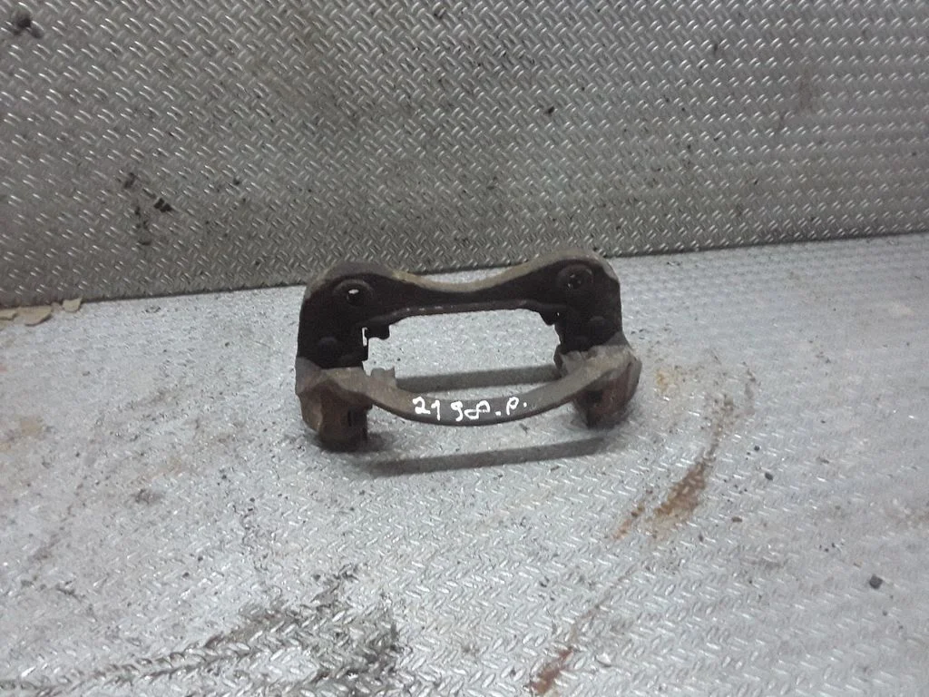 Piduriklotside hoidik/kandur (esimene)