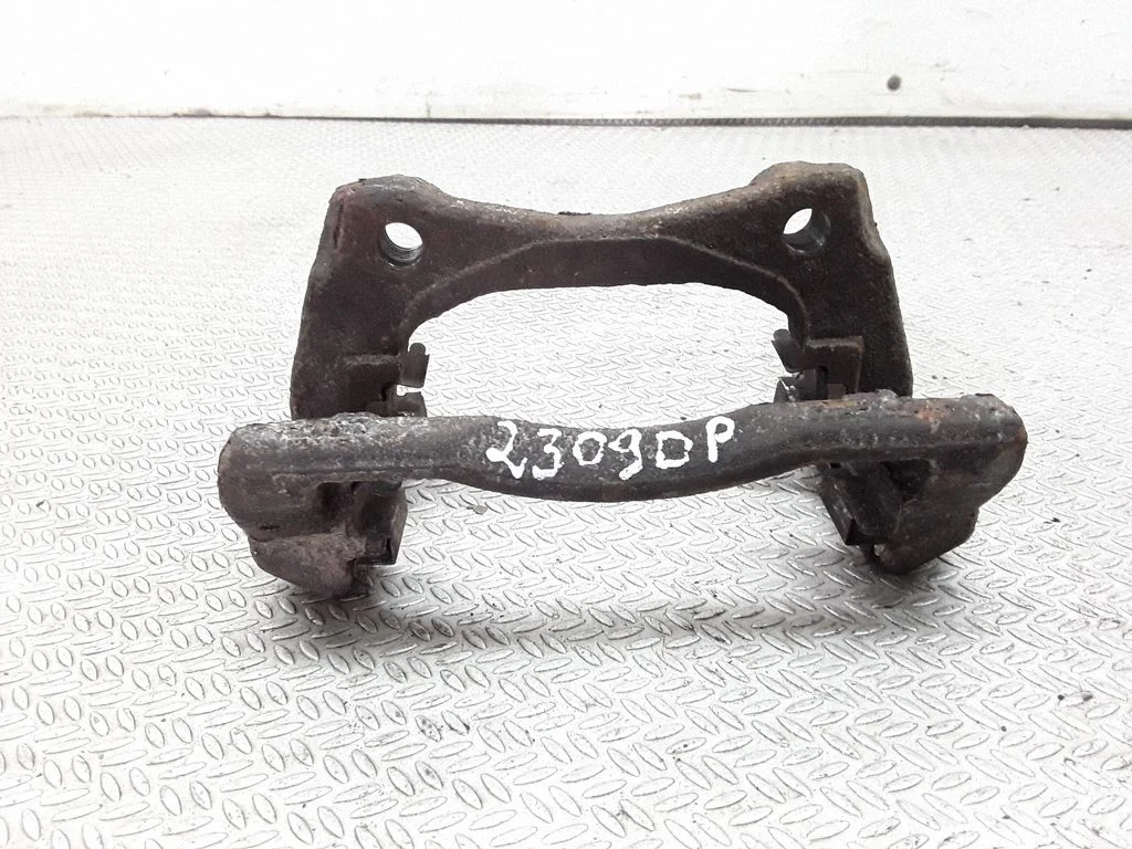 Piduriklotside hoidik/kandur (esimene) – parem