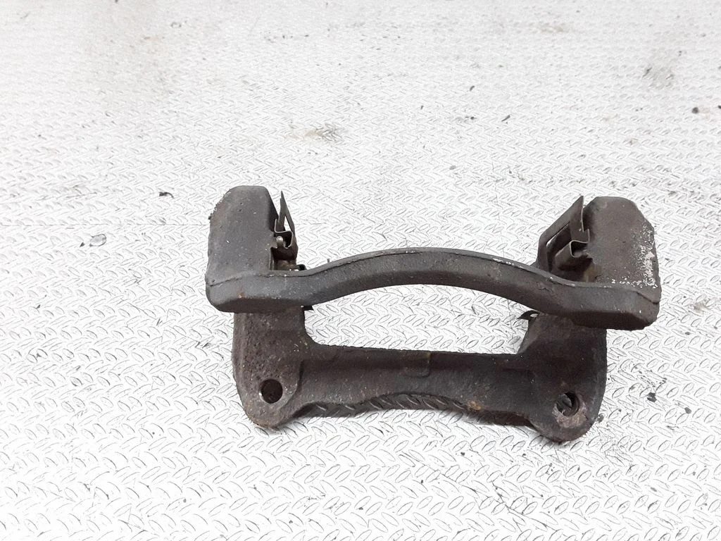 Piduriklotside hoidik/kandur (esimene)