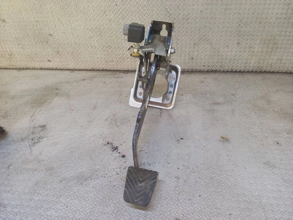 Pedał hamulca