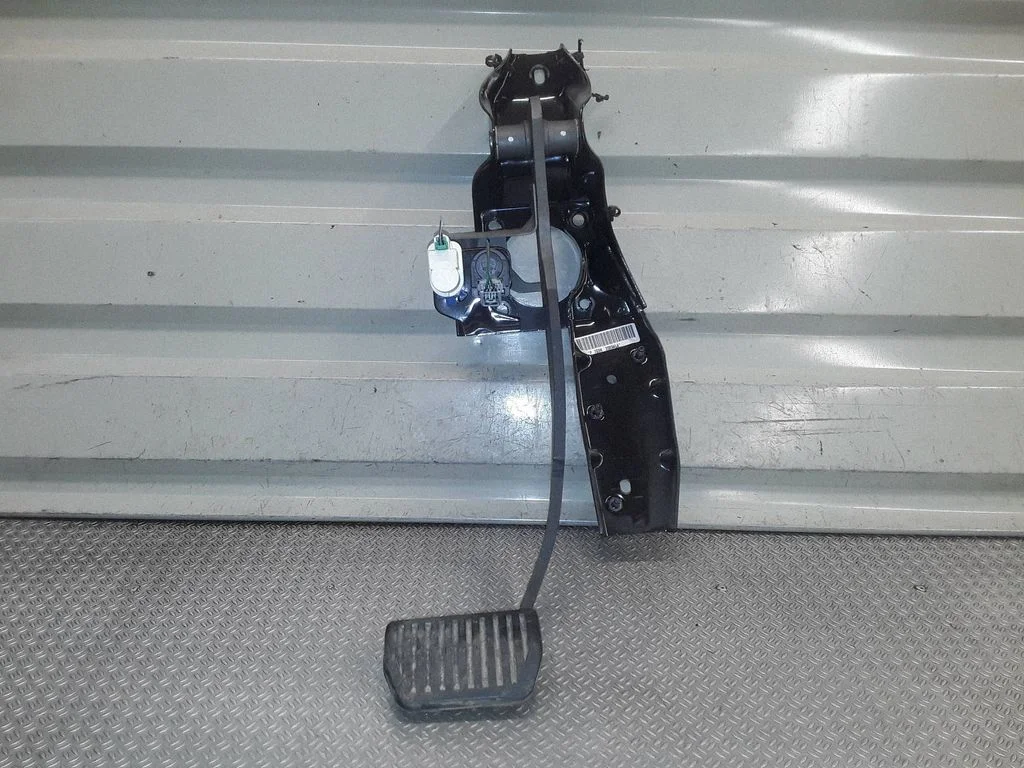 Bremžu pedālis 7G9N2D094LA