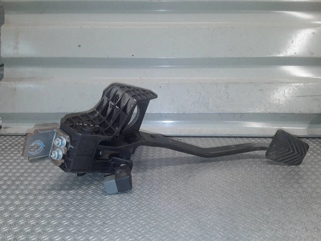 Piduripedaal – KIA Ceed (2006-2012)