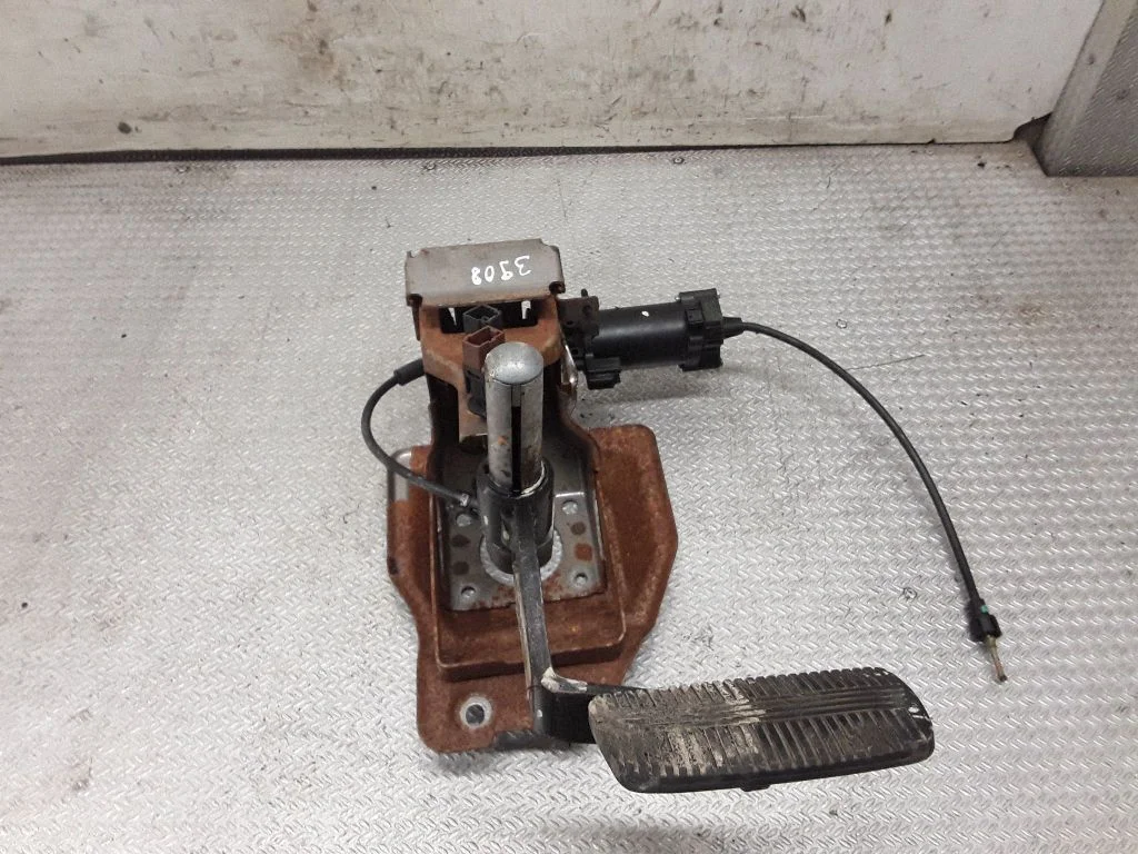 Brake pedal – Nissan Murano Z50 (2002-2008)