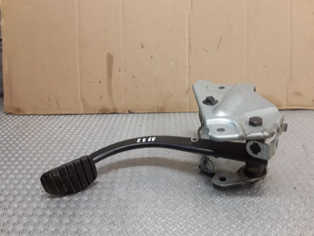 Piduripedaal – Renault Trafic II (X83) (2001-2014)