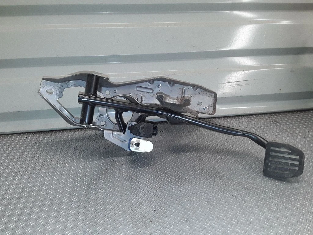 Piduripedaal 31341099