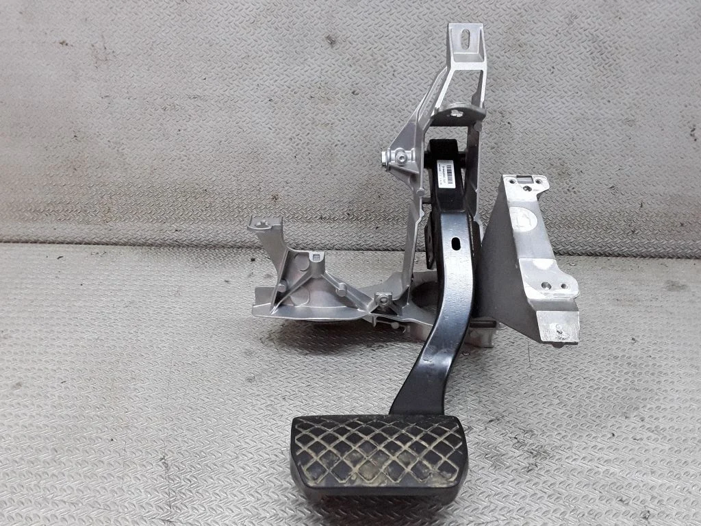 Pedał hamulca 4F1723117E