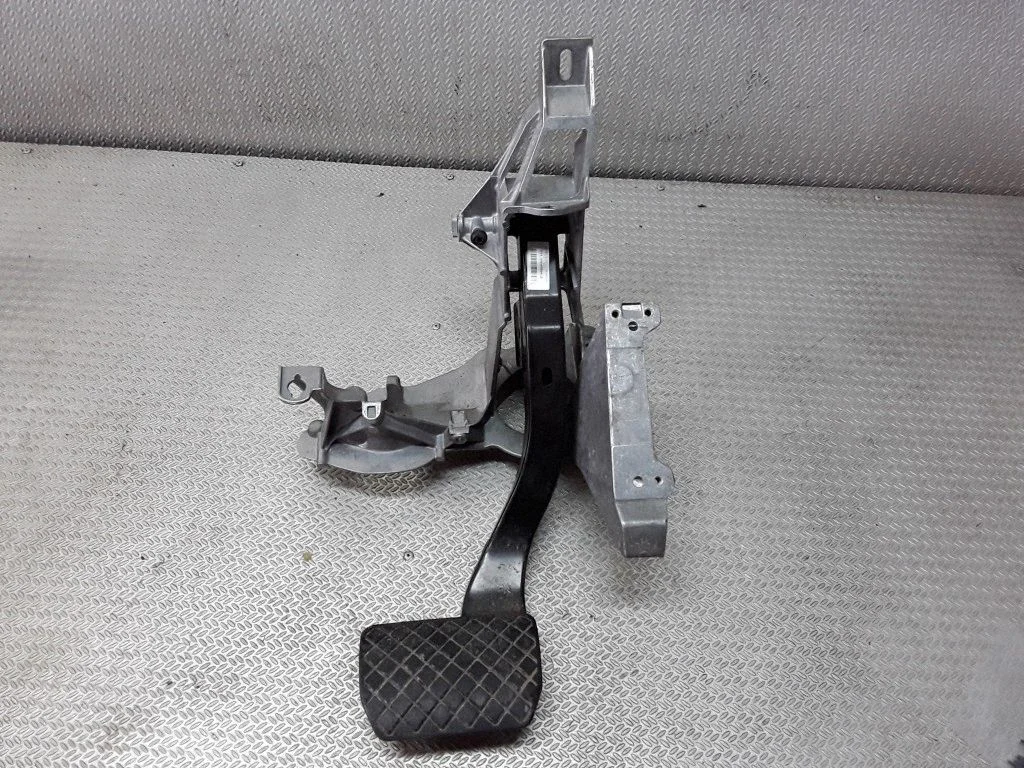 Brake pedal – Audi A6 Allroad C6 (2006-2011)