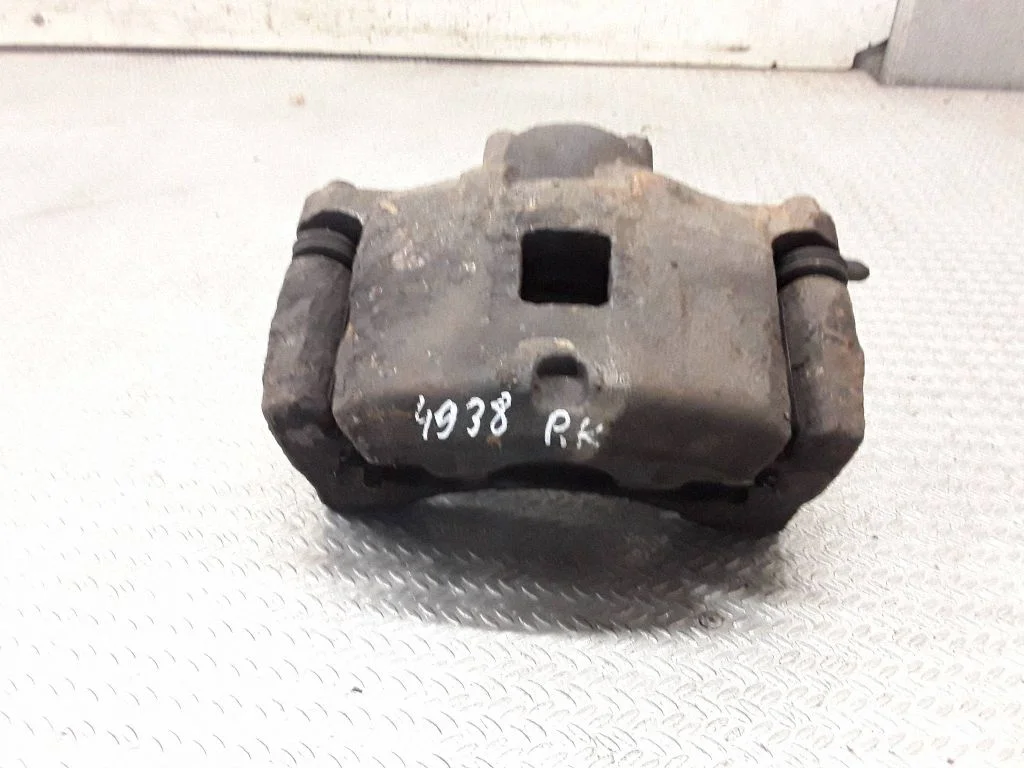 Front brake caliper – left