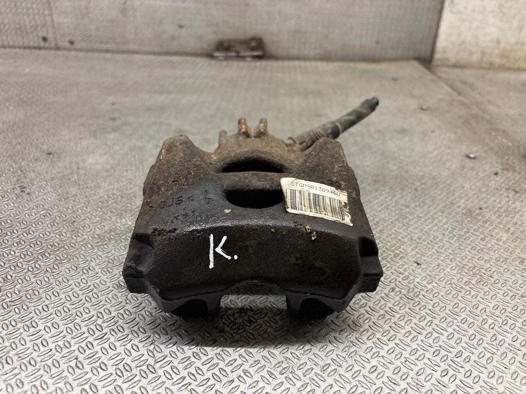 Front brake caliper – front left