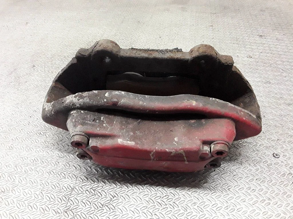 Front brake caliper – right