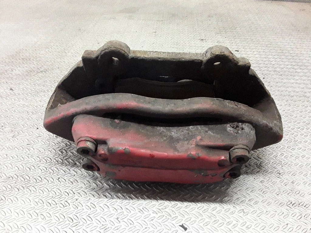 Front brake caliper – left