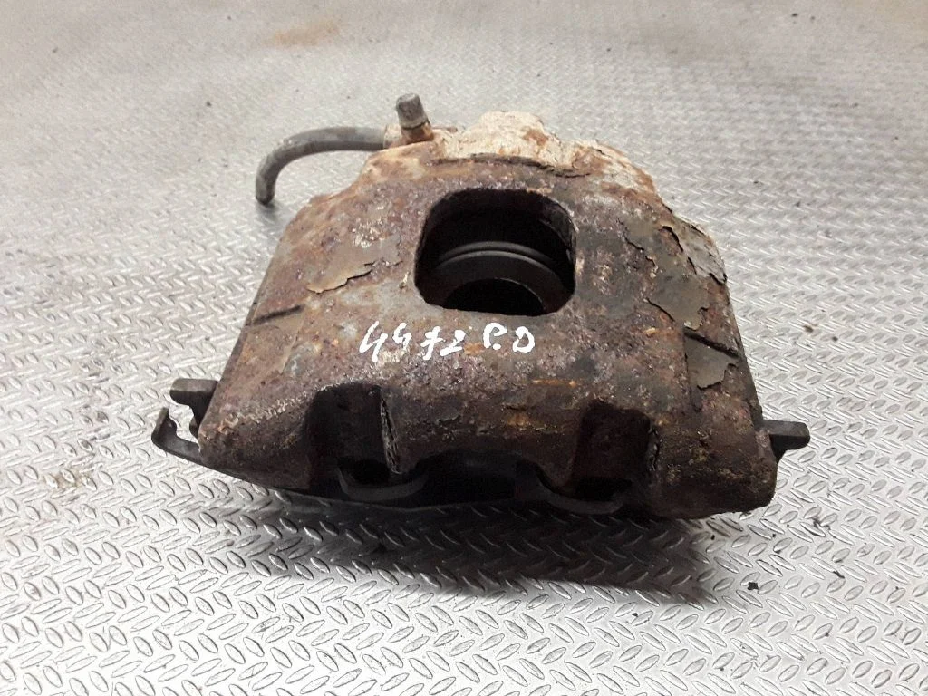 Front brake caliper – right