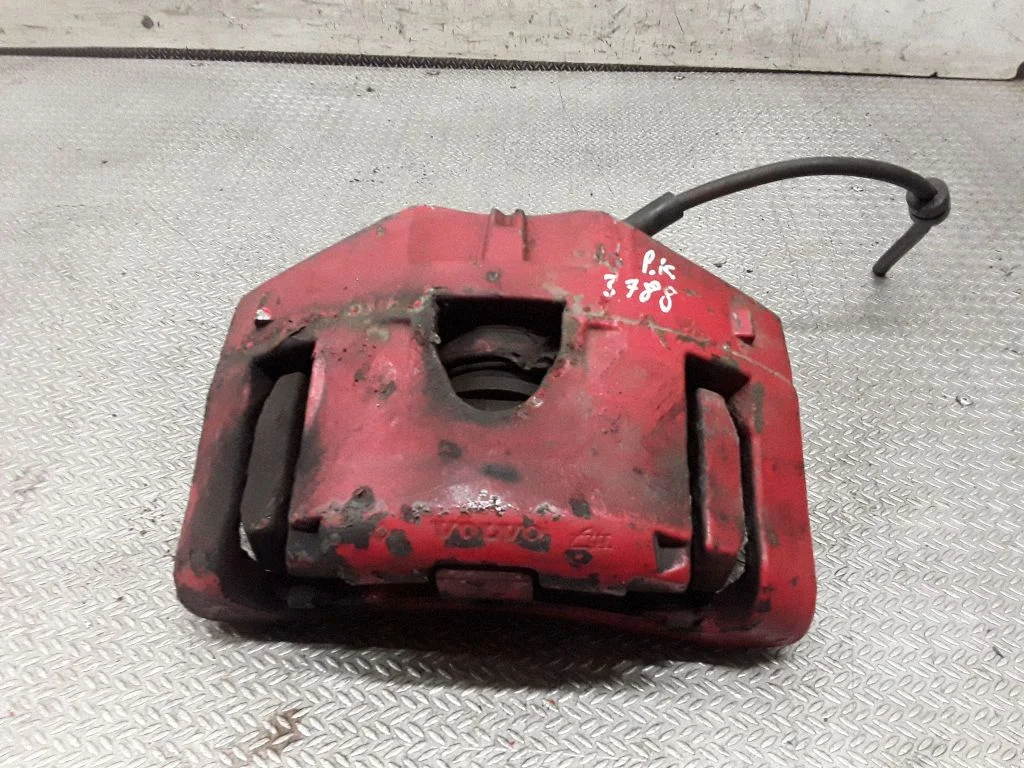 Front brake caliper – left