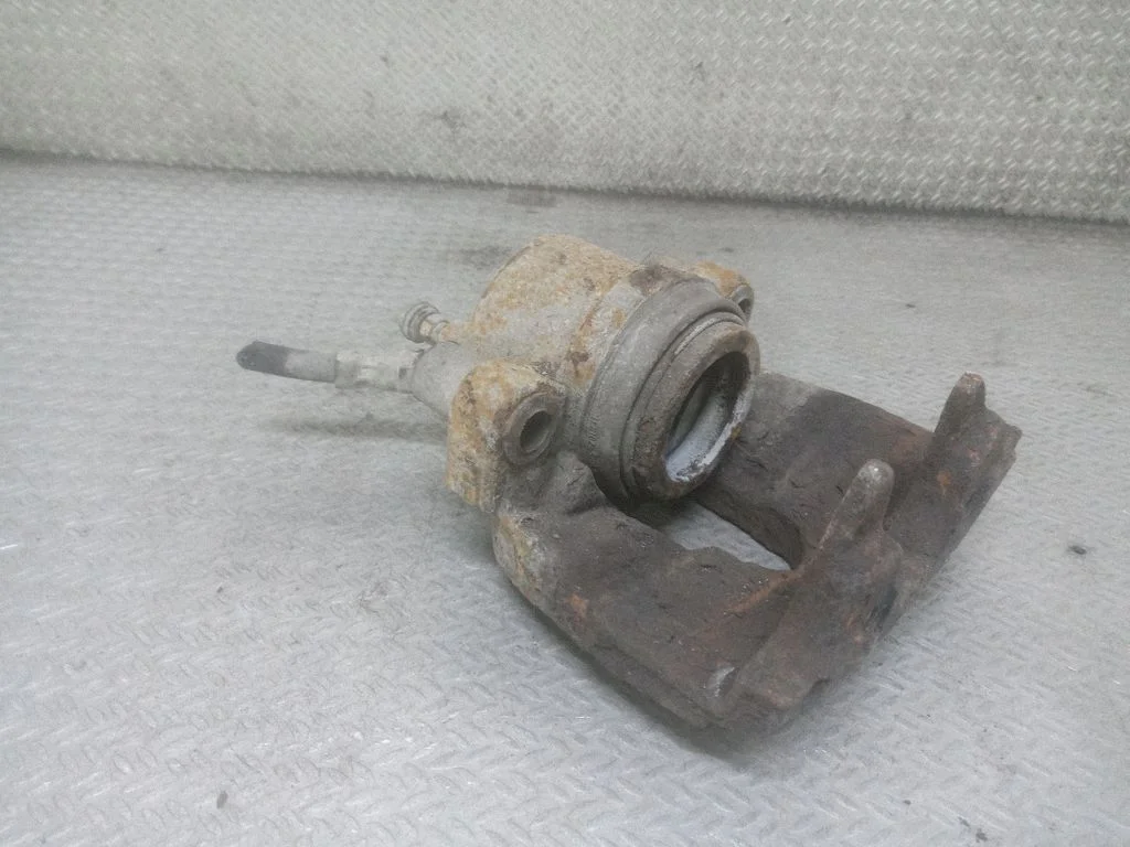 Front brake caliper – Volvo C30 (2007-2010)