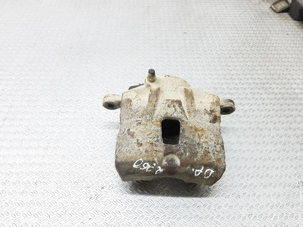 Front brake caliper – right
