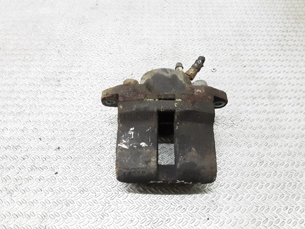 Front brake caliper – left