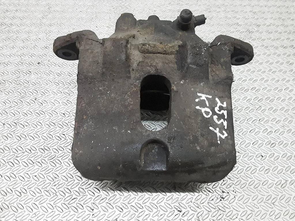 Zacisk hamulcowy przedni – lewa