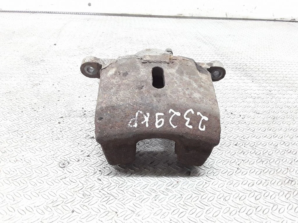 Priekšējais bremžu suports – Toyota Echo (2000-2003), kreisā