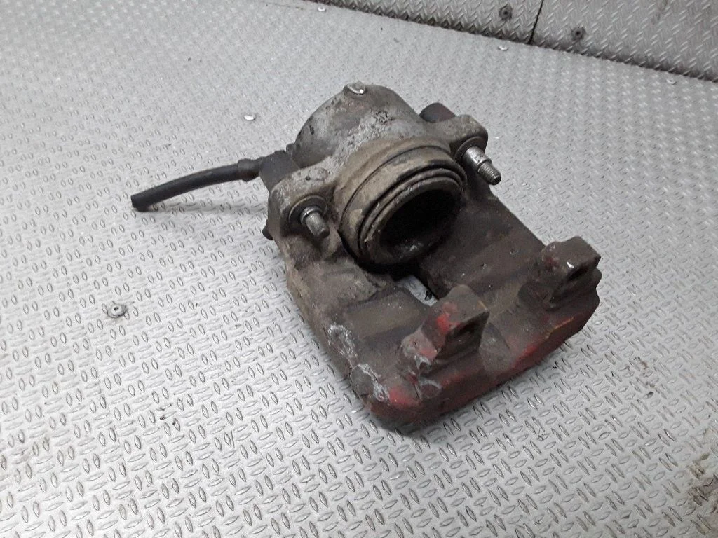 Front brake caliper – right