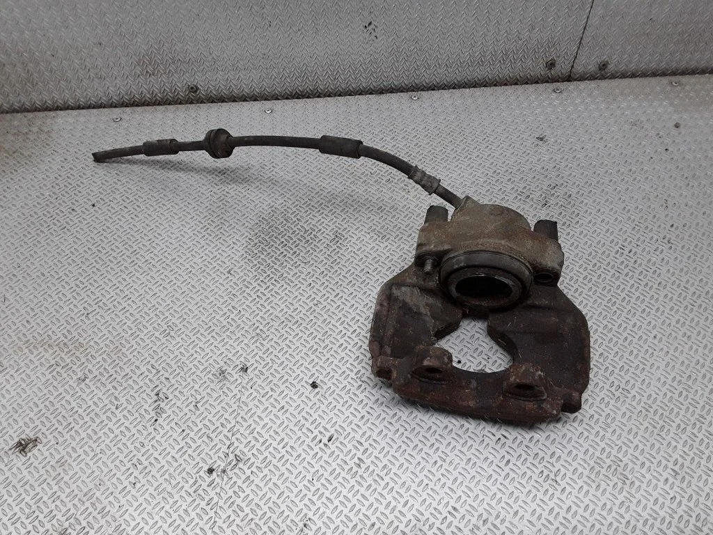 Front brake caliper – left