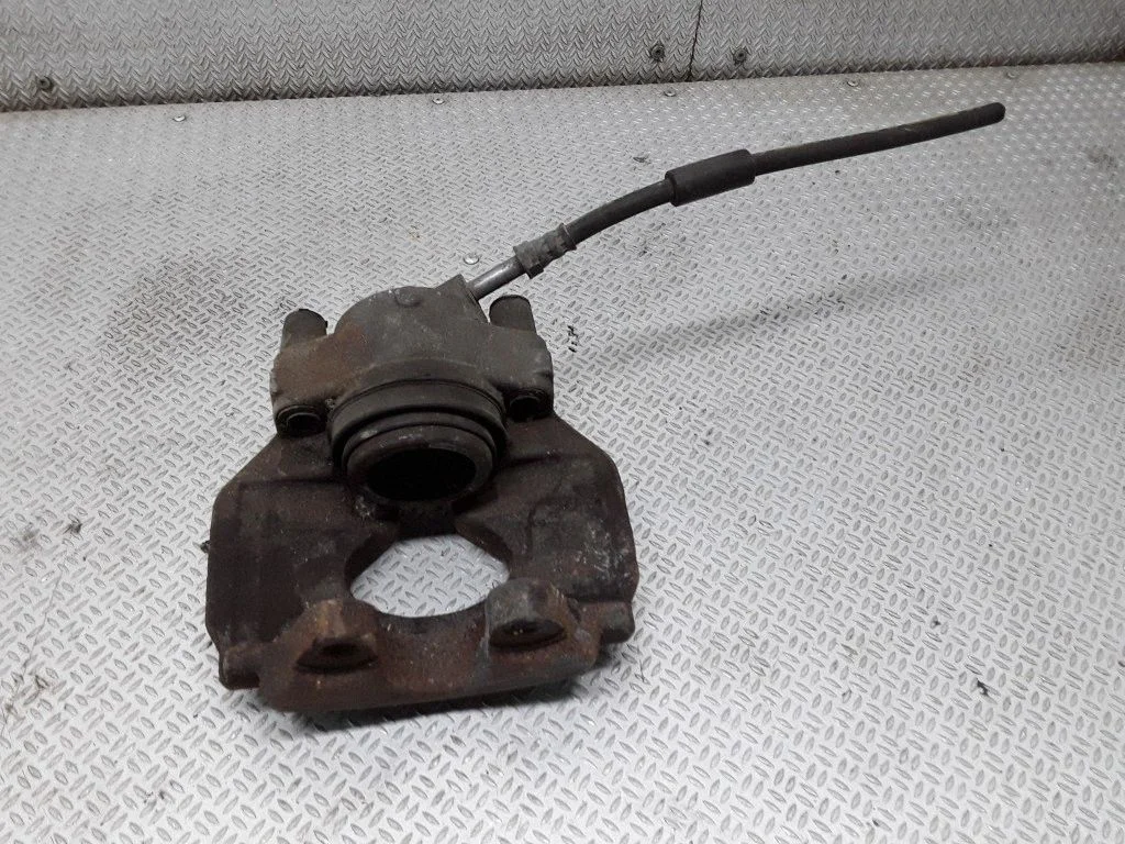 Front brake caliper – right