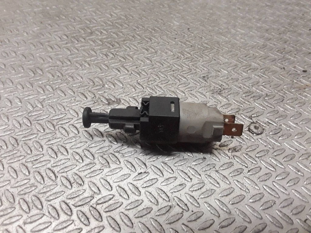 Brake pedal sensor switch – Land Rover Freelander (1996-2006)