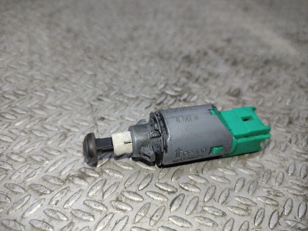 Bremžu pedāļa sensors 253250007R