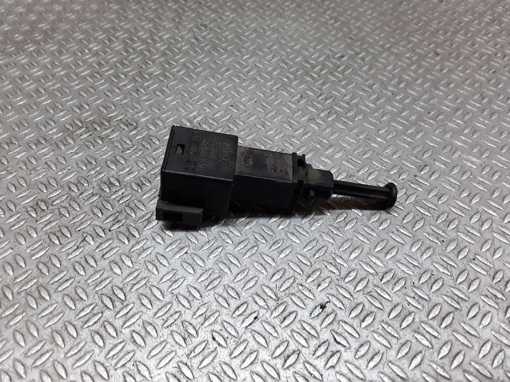 Brake pedal sensor switch