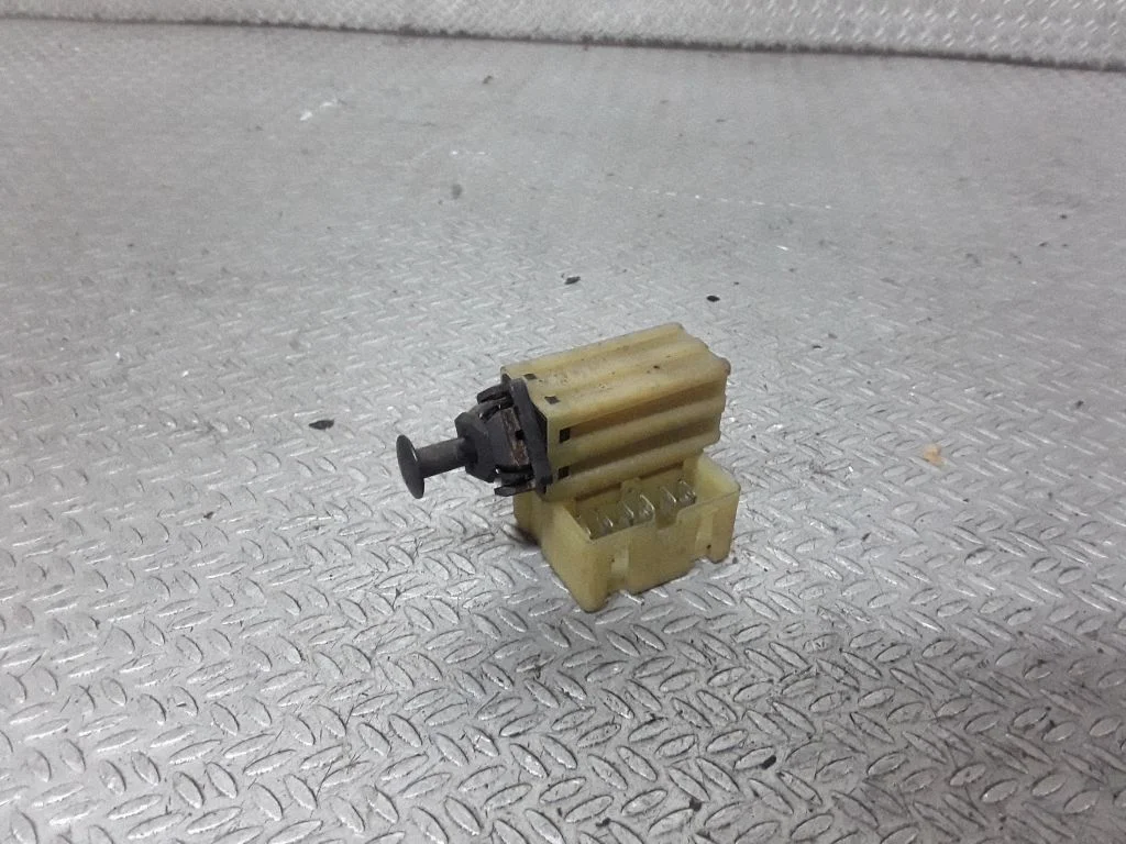 Brake pedal sensor switch – Jeep Grand Cherokee (WJ) (1999-2004)