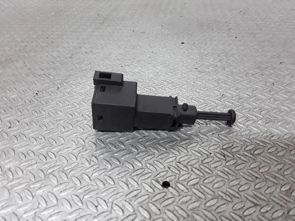 Bremžu pedāļa sensors K03W009AKN