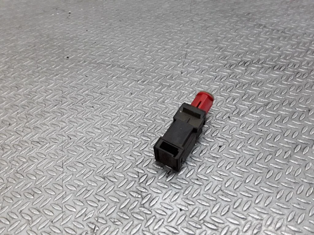 Brake pedal sensor switch – Opel Astra H (2004-2012)