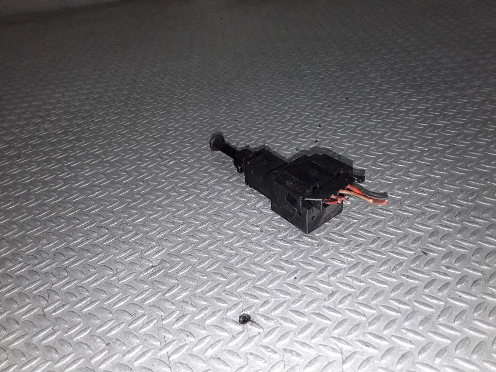 Brake pedal sensor switch