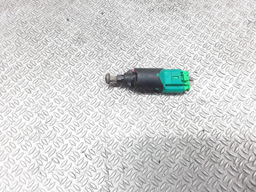 Brake pedal sensor switch – Citroen C5 (2005-2008)