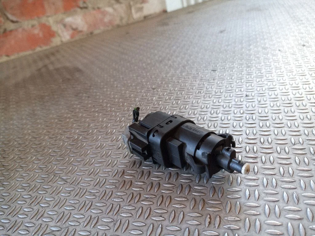 Bremžu pedāļa sensors – Ford Fiesta (2009-2012)