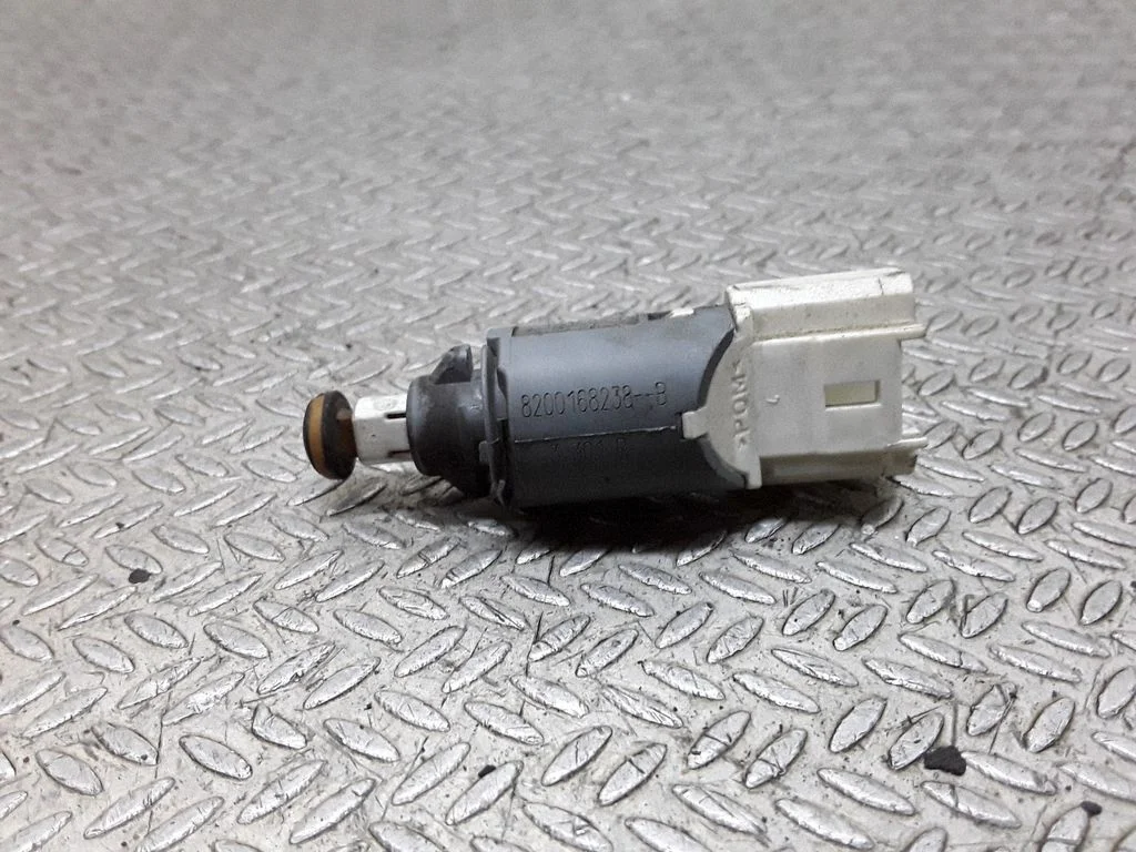 Brake pedal sensor switch – Renault Scenic II - Grand scenic II (2003-2006)