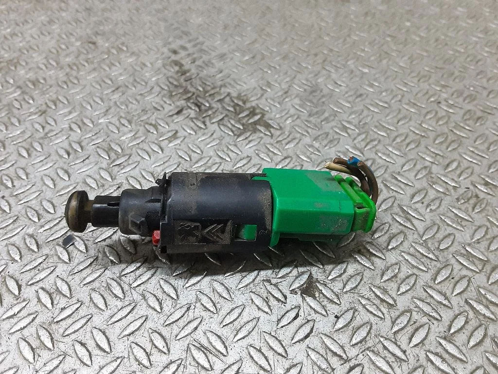 Brake pedal sensor switch – Citroen C5 (2005-2008)