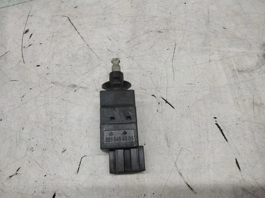Bremžu pedāļa sensors – Mercedes-Benz E klase W211 (2002-2009)